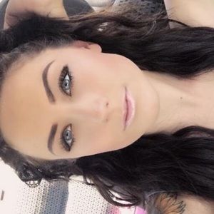 Meet your Posher, Alexandra